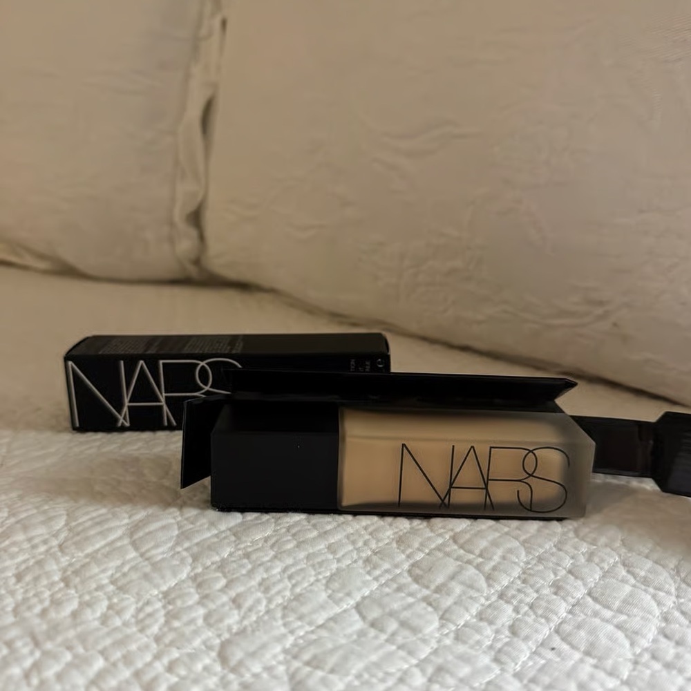 New NARS Natural Matte Longwear Foundation Weightless Light 3.5 Salzburg